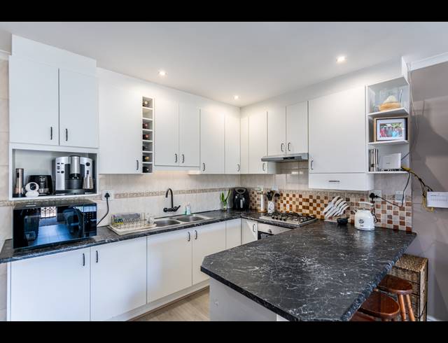 2 BEDROOM TOWNHOUSE RENTED IN SONSTRAAL HEIGHTS